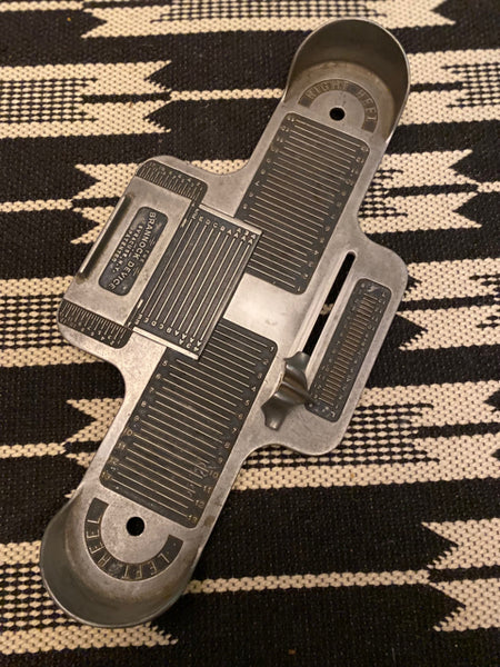 Brannock Device shoe sizer