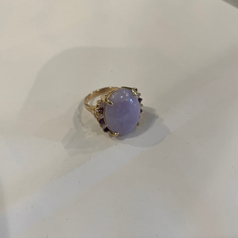 14K yellow gold Lavender jade center stone with 6 amethysts & 6 diamonds ring
