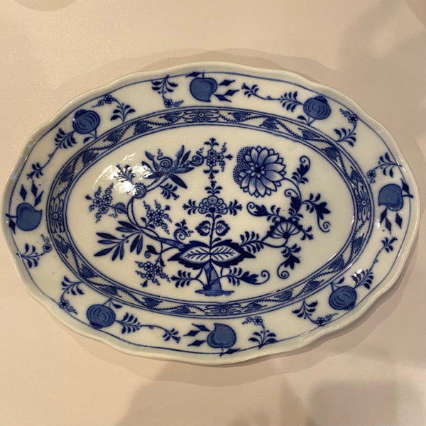 blue onion platter