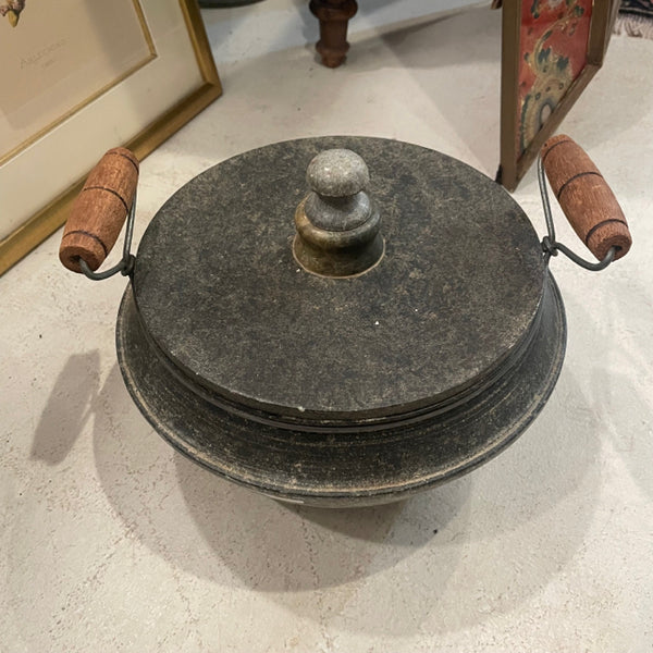 Early Brazilian pressure cooker soap stone