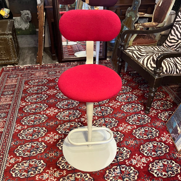 Atlas Alias stool