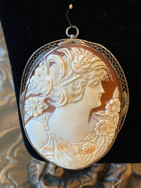 18k cameo pin / pendant