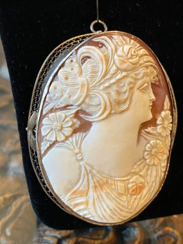 18k cameo pin / pendant