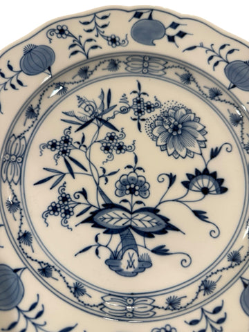 blue onion dinner plate