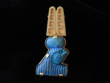 13.65g 18k gold Egyptian revival turquoise pin