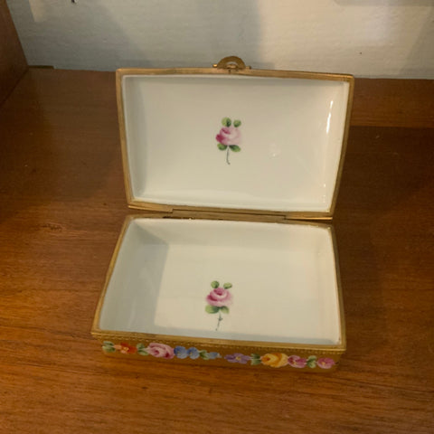 Limoges porcelain box gold with flowers